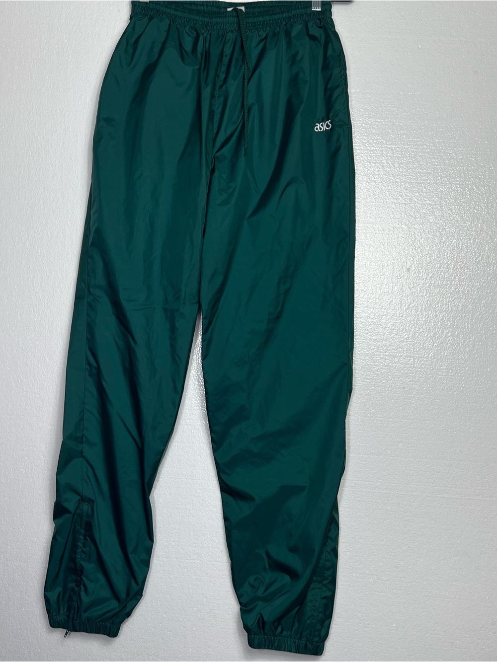 ASICS Neptune windbreaker pants size L